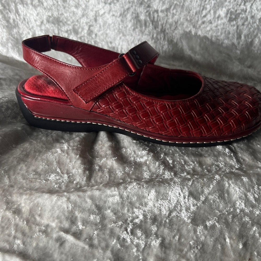 Women's Red Woven Leather Slingback Comfort Shoe